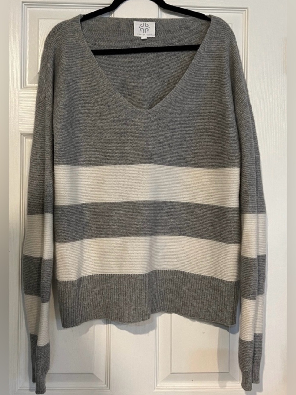 Pomegranate Merino Wool Cashmere V Neck Gray Cream Striped Sweater Large